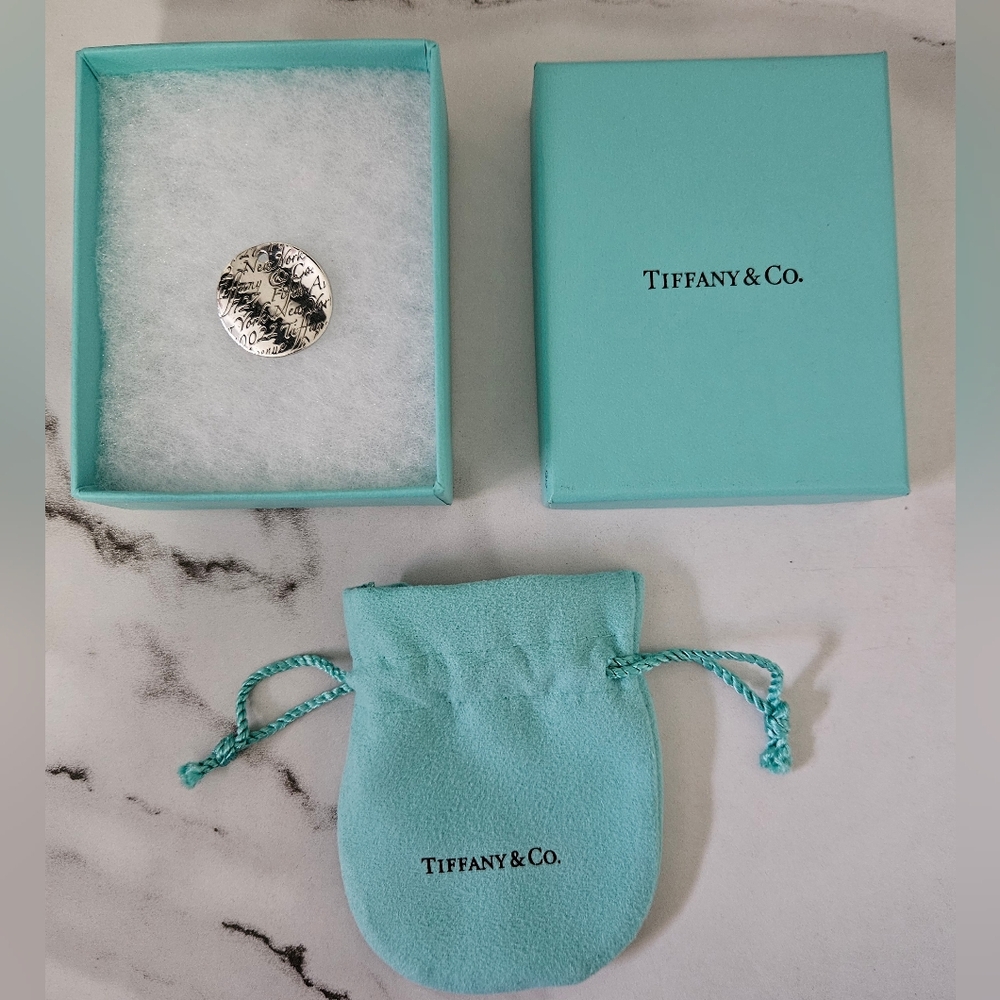Tiffany & Co. New York 727 Fifth Ave Sterling Silver Notes Collection Pendant - Picture 2 of 4